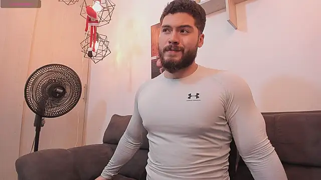 Snapshot of SebastianVilla_ chatting on January 8, 2026, 11:00 pm SebastianVilla online show from January 8, 2026, 11:00 pm