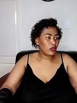 Snapshot of KINKYTEE20 chatting on November 24, 2025, 7:47 pm KINKYTEE20 online show from November 24, 2025, 7:47 pm