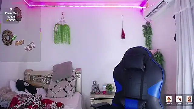 huge armound online show from February 4, 2026, 10:38 pm