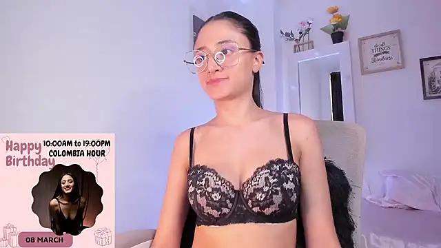 Snapshot of _Caroliinee_ chatting on March 7, 2025, 7:16 pm Caroliinee online show from March 7, 2025, 7:16 pm