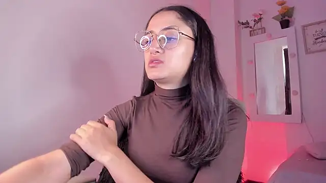 Snapshot of _Caroliinee_ chatting on September 24, 2025, 4:57 pm Caroliinee online show from September 24, 2025, 4:57 pm