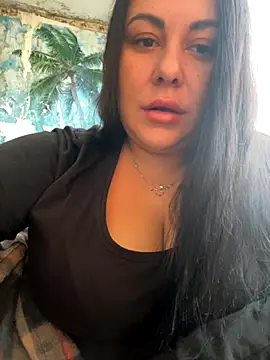 DaisyStreet online show from November 3, 2025, 9:02 am