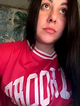 DaisyStreet online show from December 2, 2025, 3:03 pm