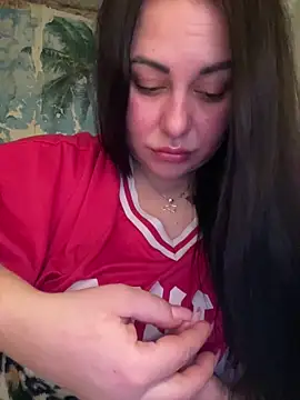 DaisyStreet online show from December 14, 2025, 4:45 pm