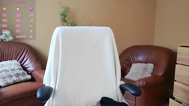 KaylaLaine online show from April 10, 2026, 6:20 am