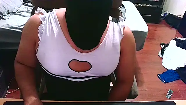 babykayla972 online show from October 6, 2025, 8:59 am