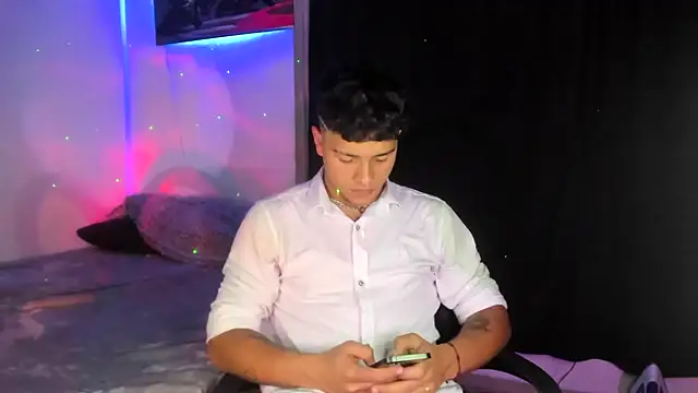 Snapshot of Dominic_Biker__ chatting on December 12, 2024, 4:04 am Dominic Biker online show from December 12, 2024, 4:04 am