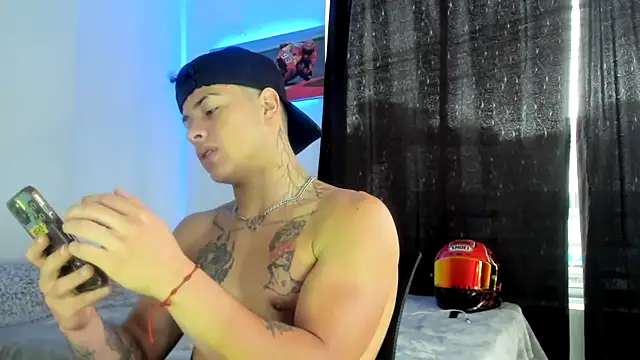 Snapshot of Dominic_Biker__ chatting on January 17, 2025, 4:26 pm Dominic Biker online show from January 17, 2025, 4:26 pm