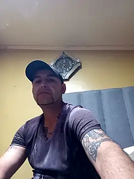 TrainedFinder5 online show from November 5, 2025, 1:52 am