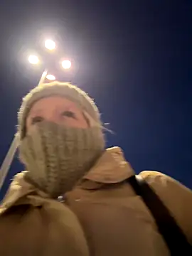 Snapshot of LikaCat chatting on November 15, 2025, 1:09 am LikaCat online show from November 15, 2025, 1:09 am