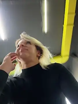 LikaCat online show from February 22, 2026, 3:20 am