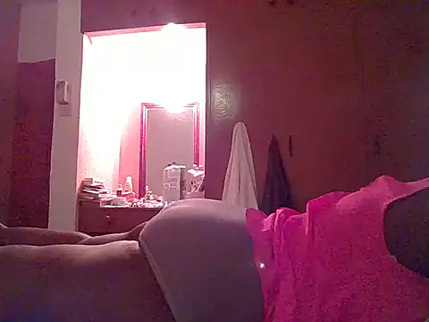 Snapshot of Shaz_brown chatting on October 22, 2025, 9:35 pm Shaz brown online show from October 22, 2025, 9:35 pm