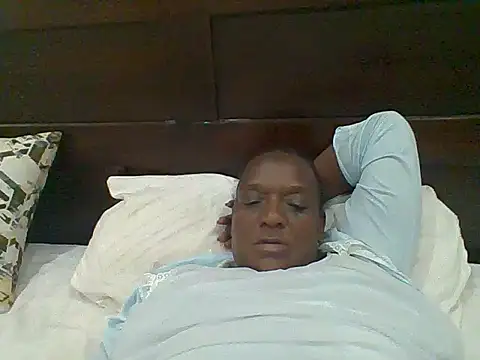 Snapshot of Shaz_brown chatting on June 17, 2026, 1:38 am Shaz brown online show from June 17, 2026, 1:38 am