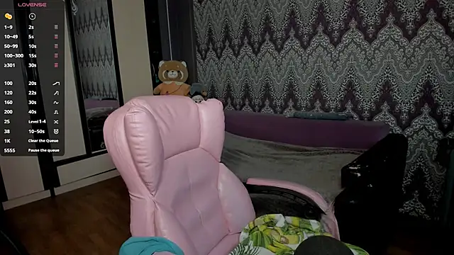 AlexRacc00n online show from December 10, 2024, 5:50 am