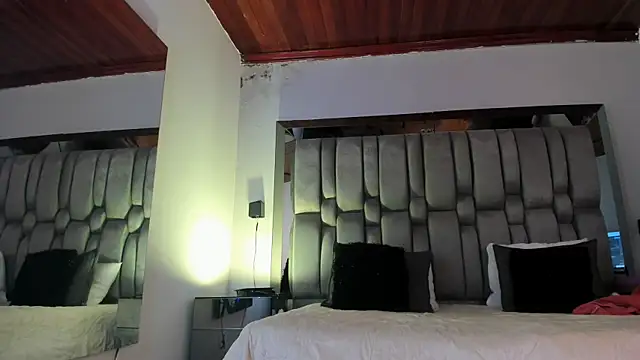 NikkySmiith online show from March 14, 2026, 11:27 am