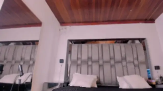 NikkySmiith online show from January 19, 2026, 11:36 am