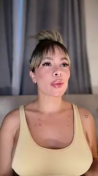 Alison Diaz17 online show from February 18, 2026, 11:12 pm