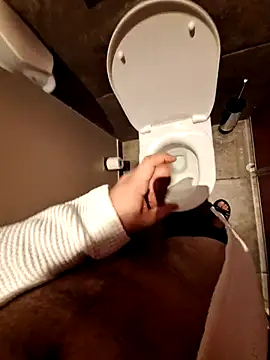 Snapshot of Elfucker77 chatting on December 21, 2025, 1:02 pm Elfucker77 online show from December 21, 2025, 1:02 pm