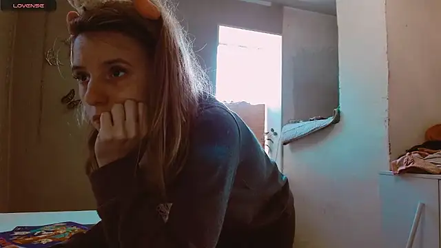 RosaJil online show from March 21, 2025, 1:12 pm