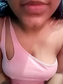 Snapshot of Gulabo-jaan chatting on January 8, 2026, 5:19 pm Gulabo-jaan online show from January 8, 2026, 5:19 pm