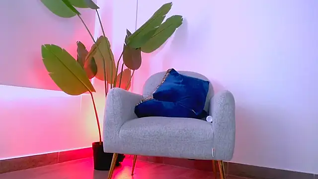 Snapshot of Sara_ow chatting on February 14, 2026, 7:58 pm Sara ow online show from February 14, 2026, 7:58 pm