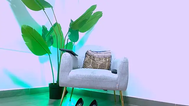 Snapshot of Sara_ow chatting on February 23, 2026, 9:15 pm Sara ow online show from February 23, 2026, 9:15 pm