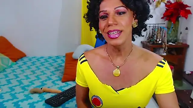 Snapshot of bardotbigcockts chatting on November 18, 2025, 5:38 pm bardotbigcockts online show from November 18, 2025, 5:38 pm