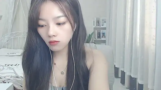 Snapshot of Jenny-Z chatting on April 2, 2026, 1:35 am Jenny-Z online show from April 2, 2026, 1:35 am