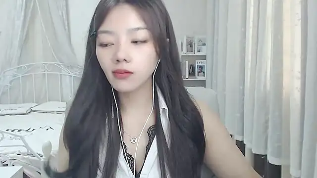 Snapshot of Jenny-Z chatting on April 6, 2026, 1:45 am Jenny-Z online show from April 6, 2026, 1:45 am