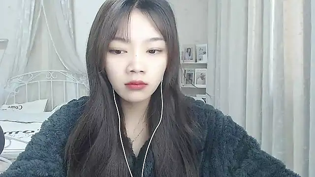 Snapshot of Jenny-Z chatting on December 15, 2025, 2:06 am Jenny-Z online show from December 15, 2025, 2:06 am