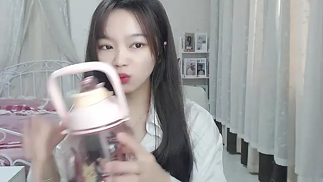 Snapshot of Jenny-Z chatting on November 2, 2025, 1:43 am Jenny-Z online show from November 2, 2025, 1:43 am