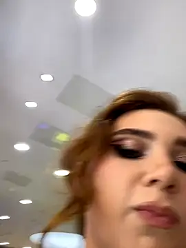 Snapshot of QuitieLia chatting on November 6, 2025, 2:21 pm QuitieLia online show from November 6, 2025, 2:21 pm