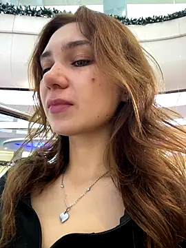 Snapshot of QuitieLia chatting on November 20, 2025, 8:37 am QuitieLia online show from November 20, 2025, 8:37 am