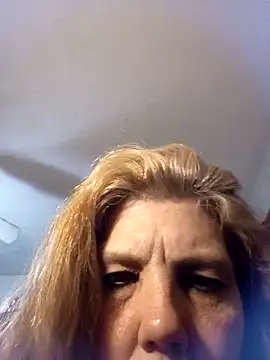 Snapshot of katybell1 chatting on March 4, 2025, 11:11 pm katybell1 online show from March 4, 2025, 11:11 pm