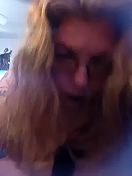 Snapshot of katybell1 chatting on March 9, 2025, 9:57 pm katybell1 online show from March 9, 2025, 9:57 pm