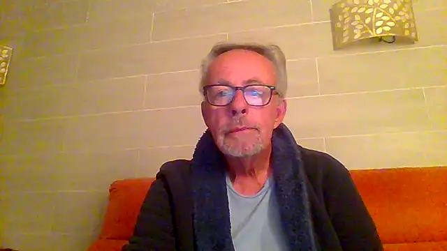 tuggy59 online show from November 29, 2025, 6:02 am