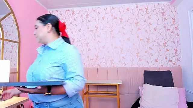 taylor bennet online show from April 2, 2026, 12:01 pm