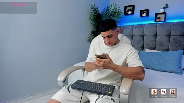 Alex cute77 online show from March 21, 2026, 12:09 pm