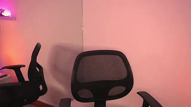 Gloomydoll online show from February 12, 2026, 6:51 pm