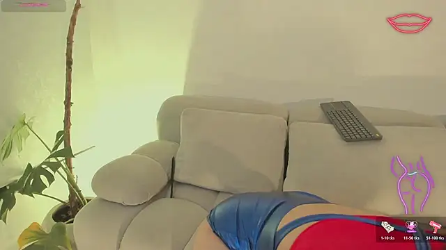 Snapshot of LindseyMoss chatting on October 31, 2025, 12:51 am LindseyMoss online show from October 31, 2025, 12:51 am