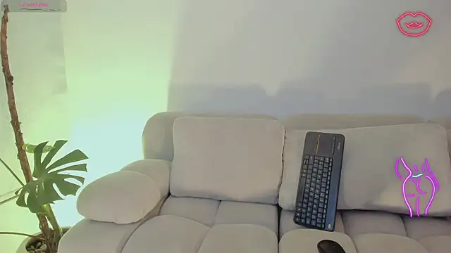 Snapshot of LindseyMoss chatting on November 11, 2025, 3:01 am LindseyMoss online show from November 11, 2025, 3:01 am