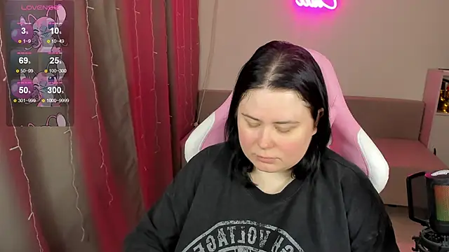 Akemi BBW online show from April 3, 2026, 7:48 am