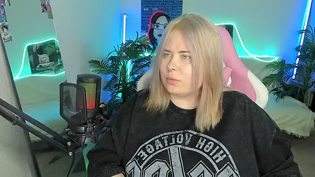 Akemi BBW online show from March 18, 2025, 9:53 pm