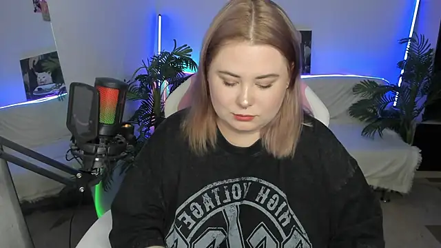 Akemi BBW online show from March 7, 2025, 9:17 pm