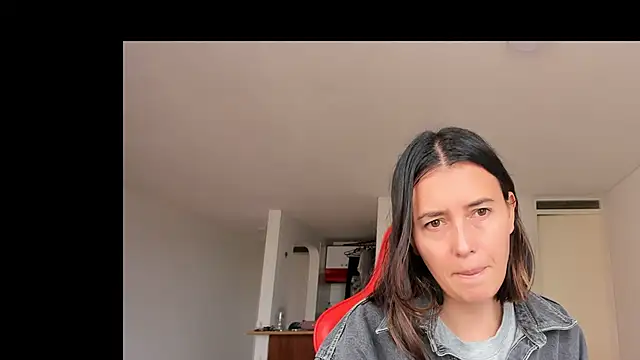 zoe jeane beker online show from February 9, 2025, 8:45 pm