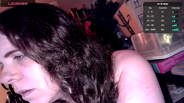 Snapshot of GhostHeartBeauty chatting on November 11, 2025, 1:28 pm GhostHeartBeauty online show from November 11, 2025, 1:28 pm