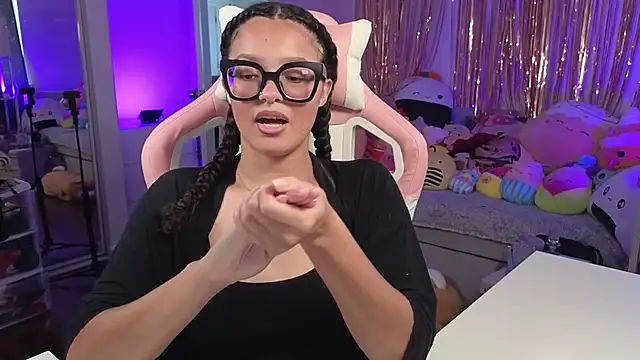 Snapshot of princessamberxo chatting on July 9, 2026, 2:45 am princessamberxo online show from July 9, 2026, 2:45 am