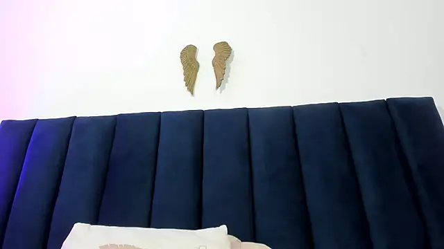 Anette  online show from June 4, 2026, 12:54 pm