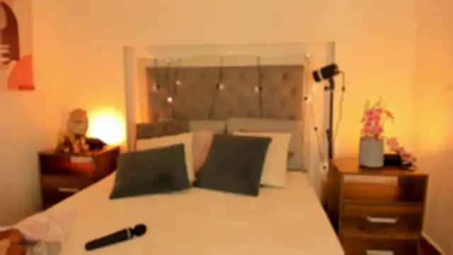 mia crawford online show from March 22, 2026, 1:12 pm