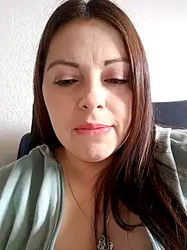 Snapshot of seherlatin chatting on October 10, 2025, 3:35 pm seherlatin online show from October 10, 2025, 3:35 pm